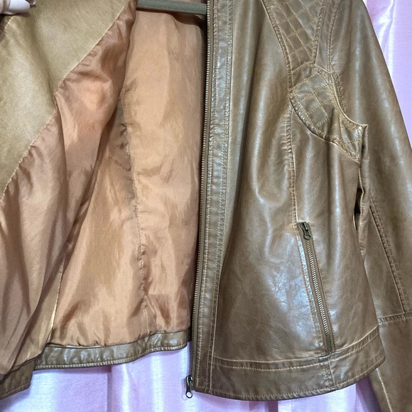 🍂14W•LORD & TAYLOR WOMAN•GORGEOUS CARAMEL ZIP UP FAUX LEATHER JACKET🍂 - Picture 3 of 5